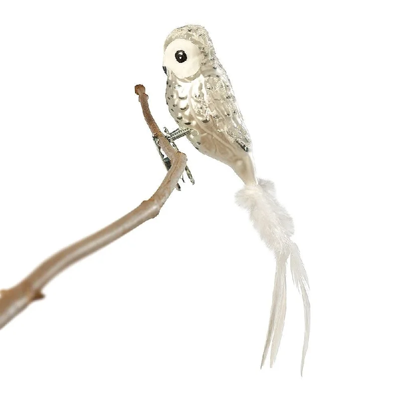 Snowy Owl with feather tail by Glas Bartholmes